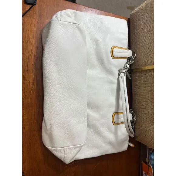 COACH White Leather Shoulder Bag 16485 w/ tag, tassel & charm EUC - Picture 8 of 11